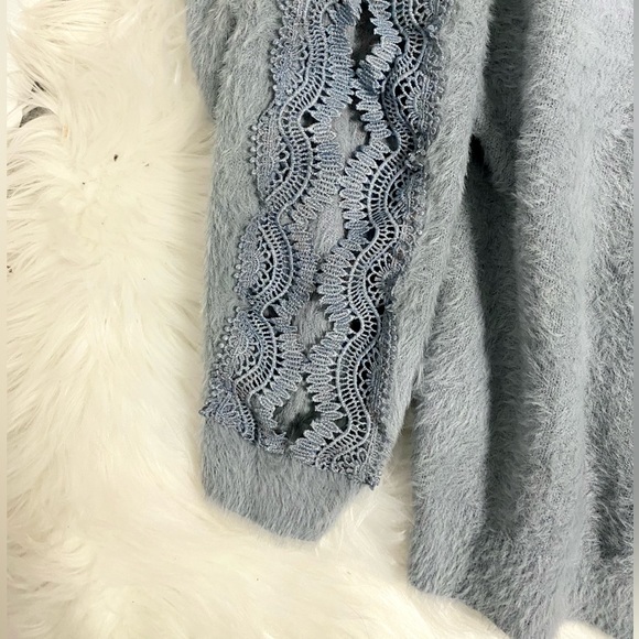 Light Blue Lace Trim V-neck Sweater, Size XL - Picture 5 of 5